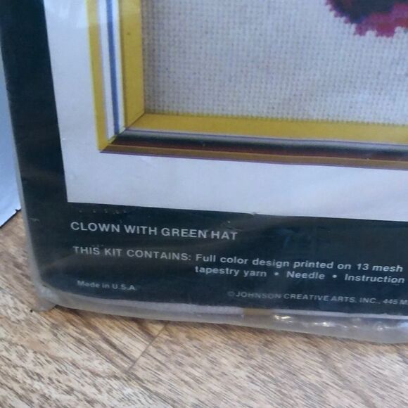 Elsa Williams clown with green hat kit - Picture 4 of 5